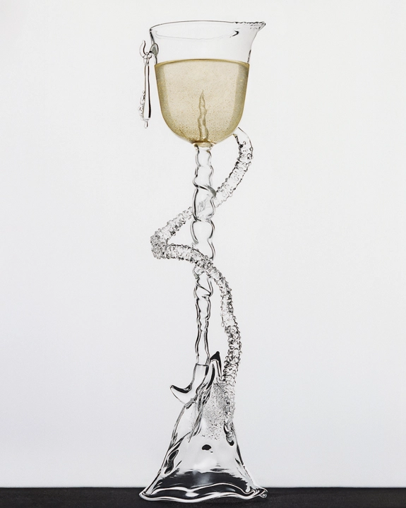 20 Artisanal Glassware Ideas to Inspire Your Tablescape
