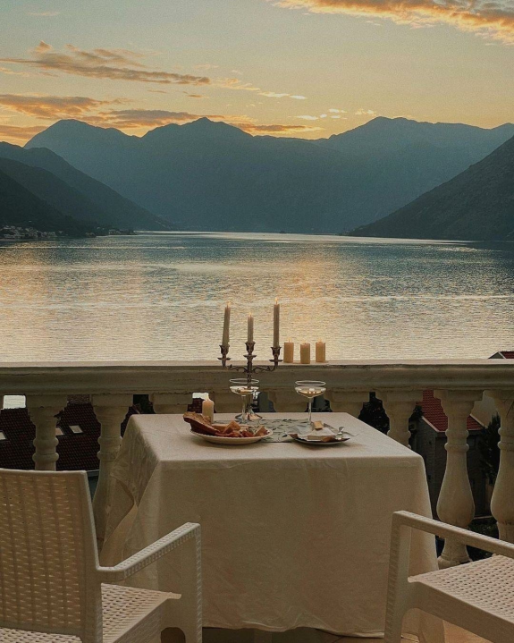 6 Apps to Help You Plan Your Perfect Honeymoon