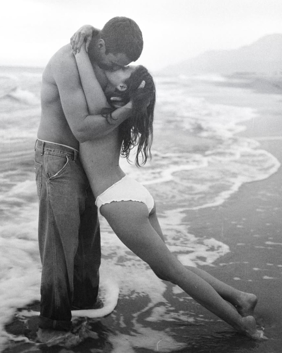 100 Questions to Spark Intimacy & Connection in Your Relationship