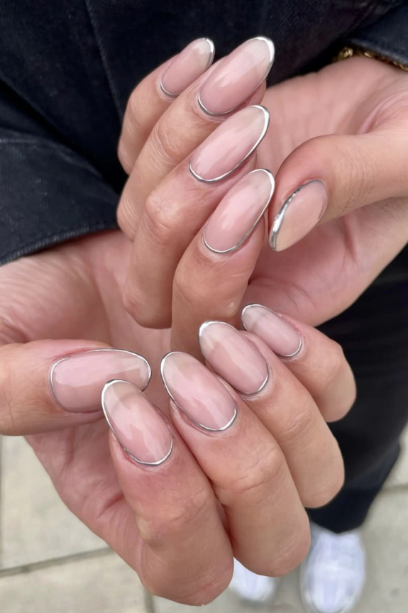 Trend: Clear Nails