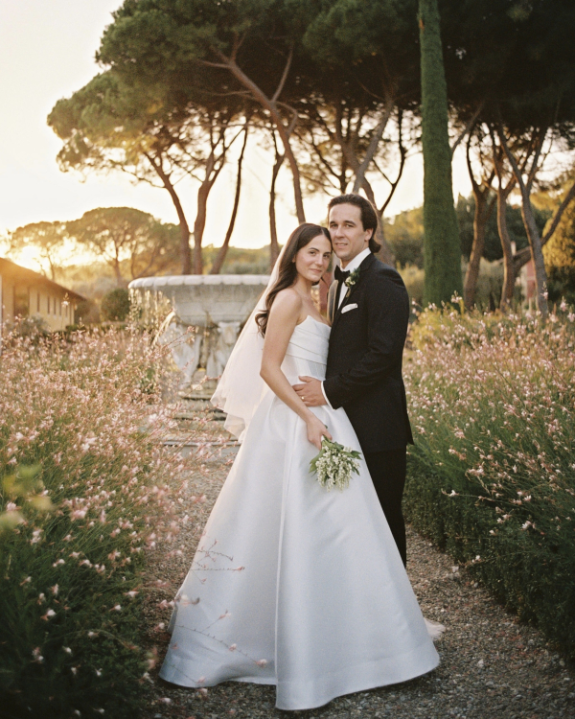 A Classic & Elegant Celebration Amongst an Italian Garden Villa