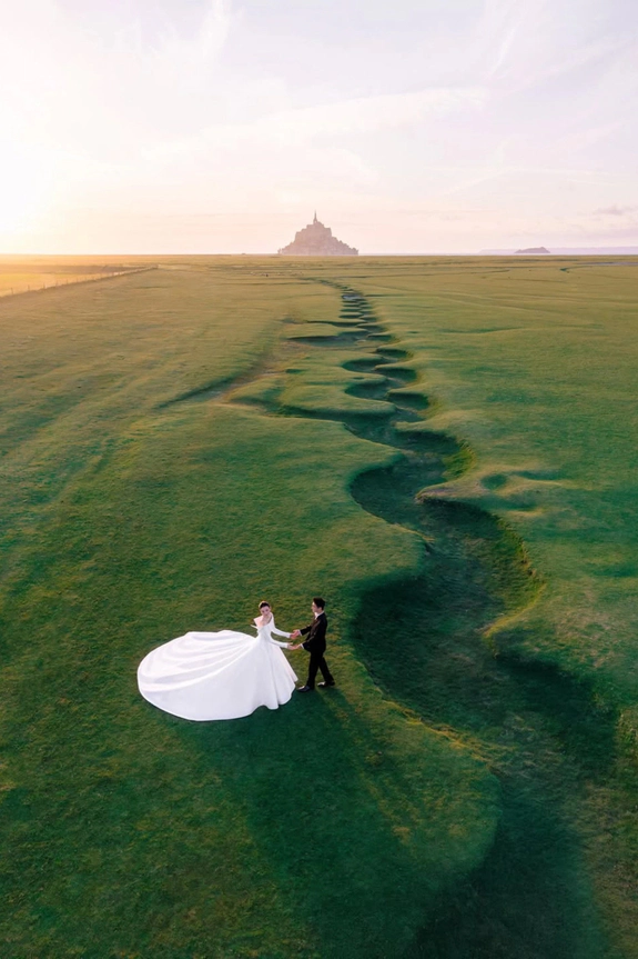The $100K vs $300K Wedding: The Difference Between Looking Luxury & Feeling Luxury