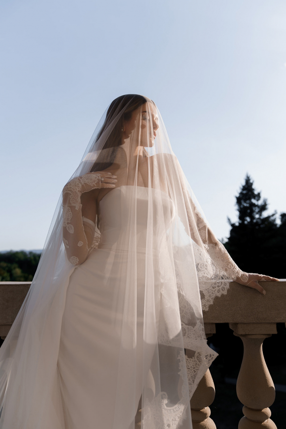 Pre-Wedding Photoshoot in a Picture-Perfect Italian Villa