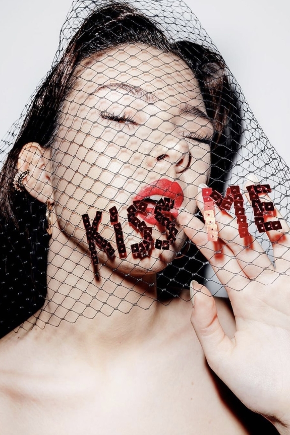 Red lips: 5 secrets for brides