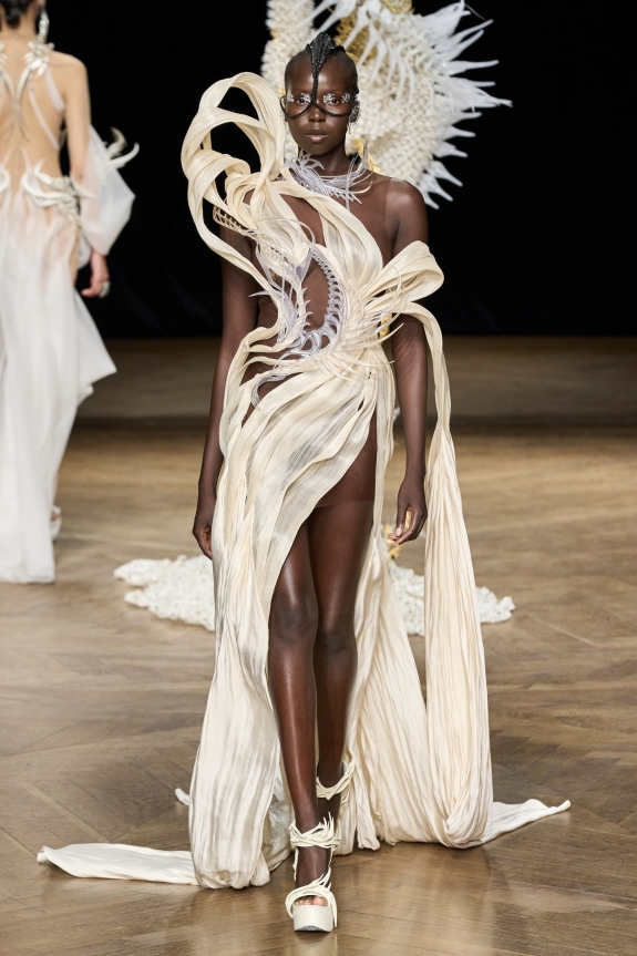 The Best Wedding Looks from Paris Haute Couture Fashion Week F/W'22