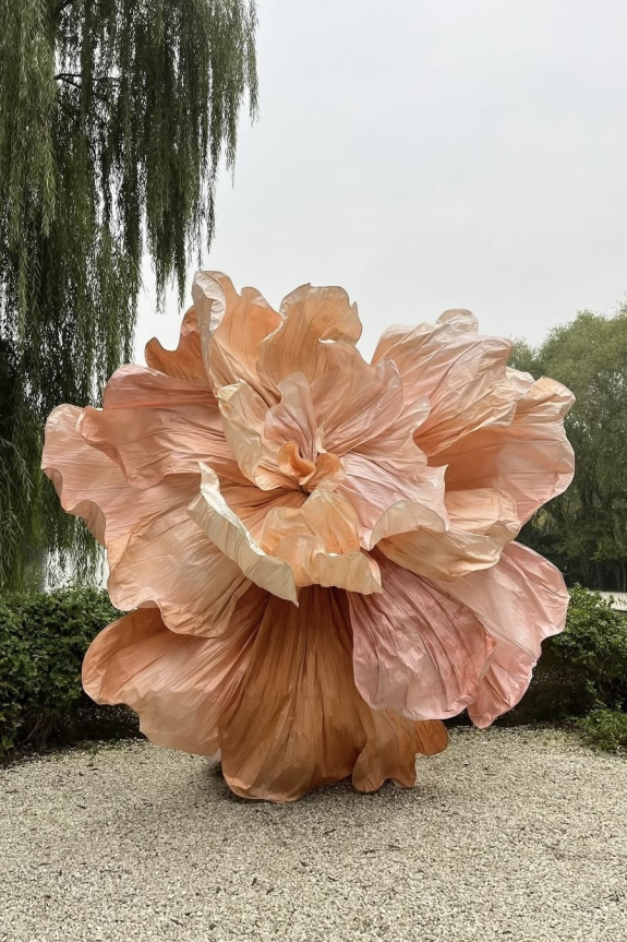 Trend: Giant Paper Flower Installations