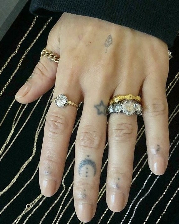 Celebrity Engagement Rings | Emily Ratajkowski, Sophie Turner, Merilyn Monroe