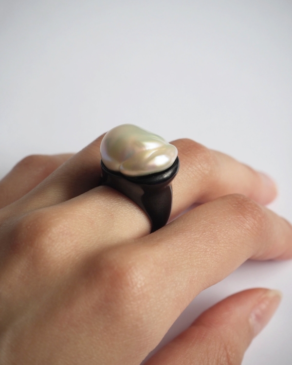 Pearl jewelry for the wedding