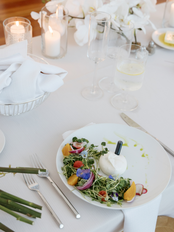 Stylish Outdoor Wedding | Interview with a Real Bride