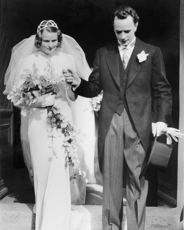 Golden Age of Hollywood Actresses | Vintage Hollywood Wedding Dresses