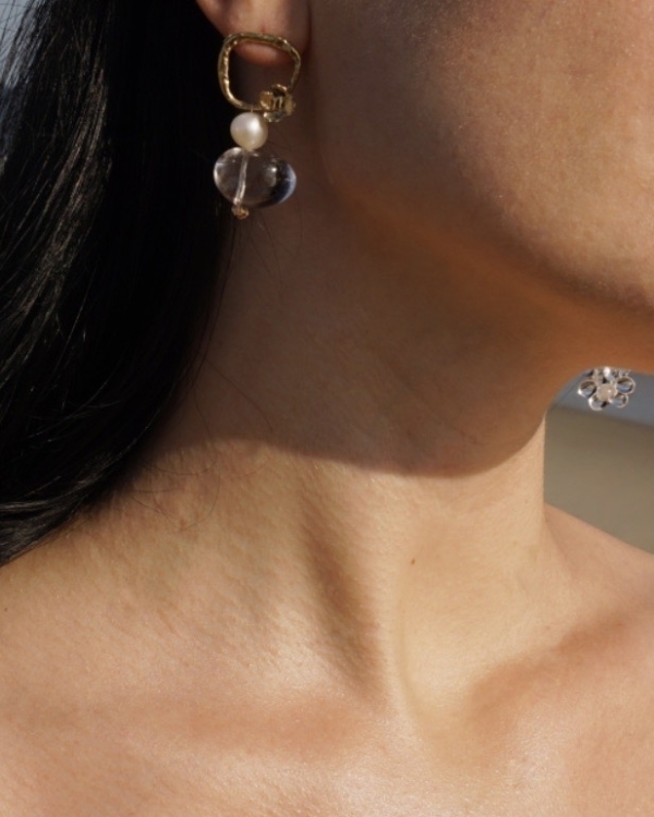 Pearl jewelry for the wedding