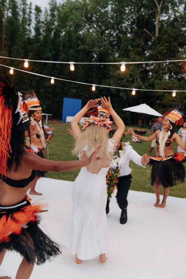 An Amazing Mix of Traditions and Modern Style on the Real Wedding