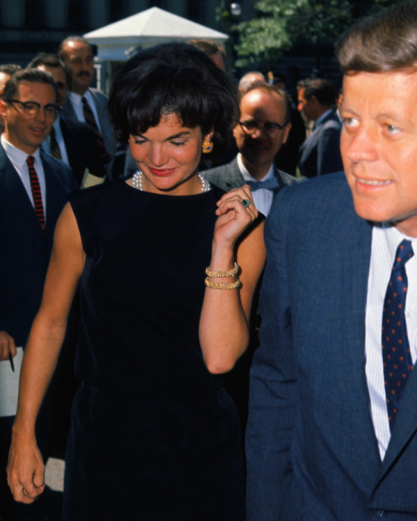 Celebrity Engagement Rings | Emily Ratajkowski, Sophie Turner, Merilyn Monroe