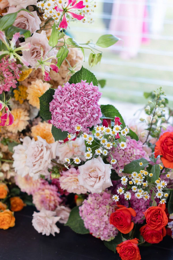 A Burst of Color: A Vibrant 90's Inspired Wedding — photo 13