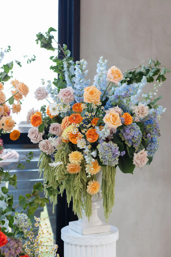 A Burst of Color: A Vibrant 90's Inspired Wedding — photo 3