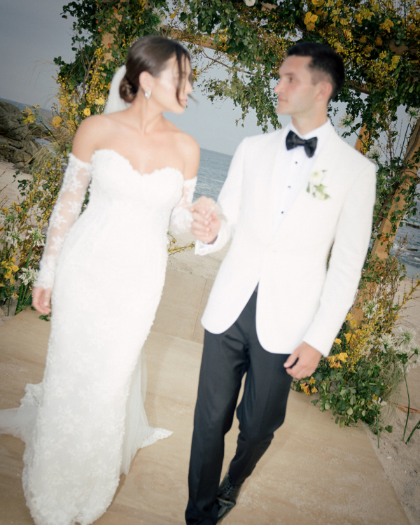 Real Cabo Wedding | Interview with the bride about planning, choosing outfits and creating the entertainment programme