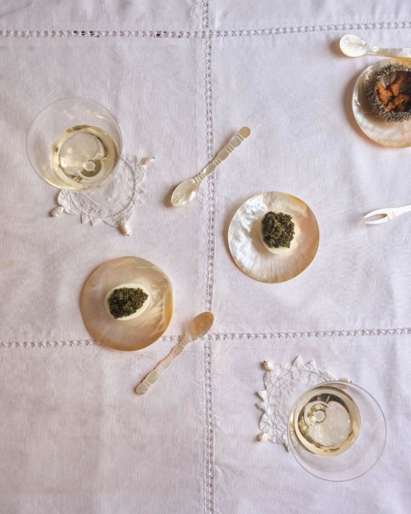 7 Brands for Unique Wedding Table Linen