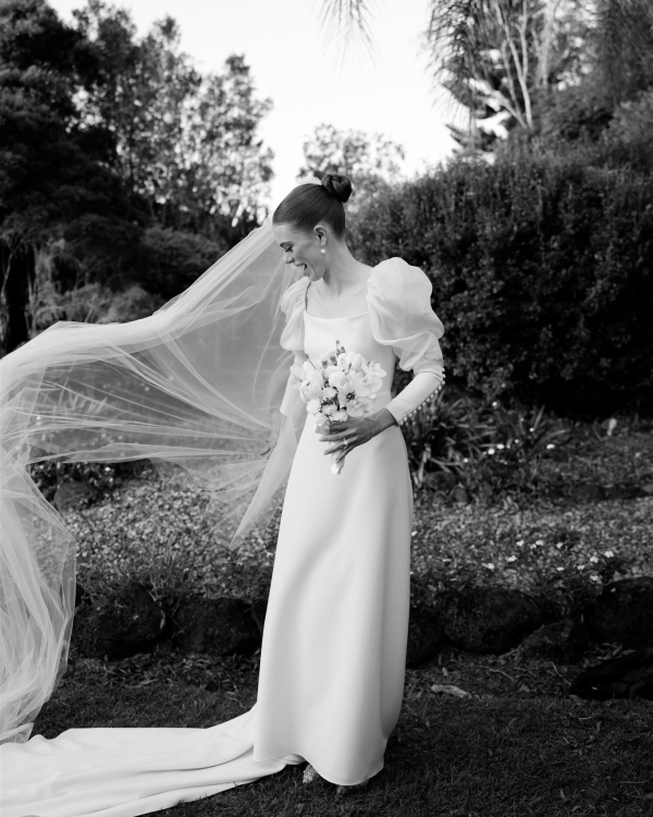 Beautiful Garden Wedding | Wedding Tent, Flower Cake and Eternal Love