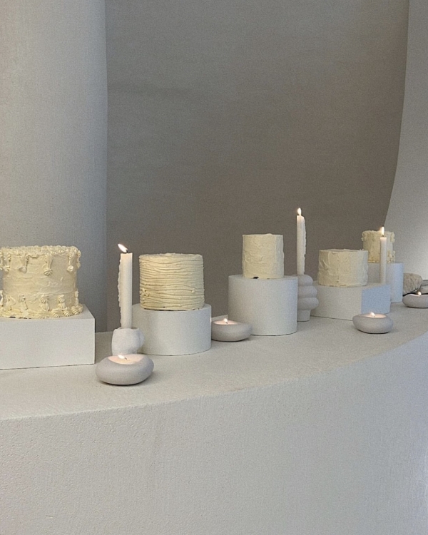 Beautiful Dessert Table Styling | Table with Treats and Cakes for Wedding