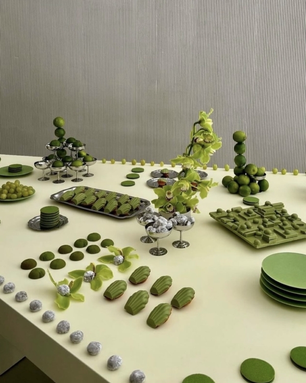 Beautiful Dessert Table Styling | Table with Treats and Cakes for Wedding