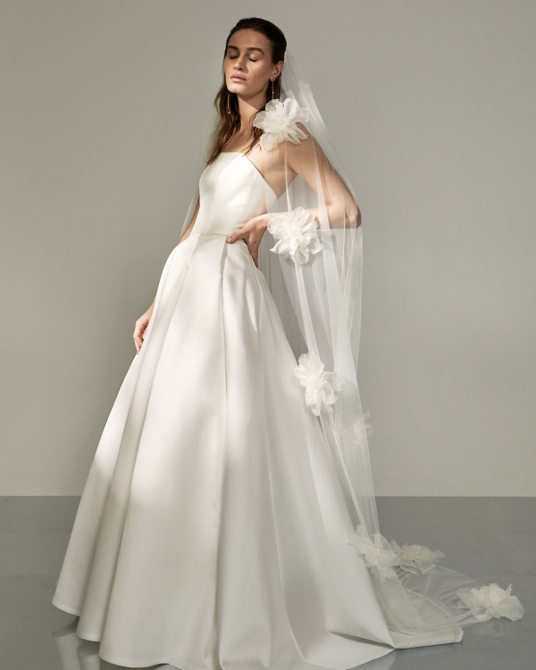 15 Wedding Veil Brands | Modern Fashion Bridal Veils Selection