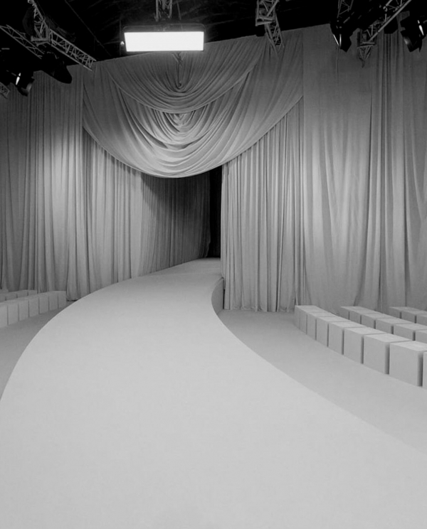 Draped Fabric Wedding Decor | Trendy Fabric and Tulle Wedding Decorations