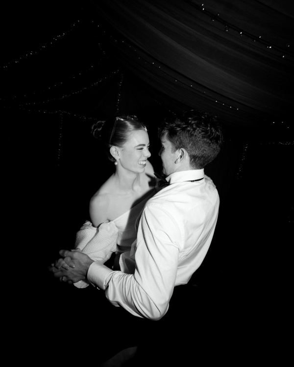 Beautiful Garden Wedding | Wedding Tent, Flower Cake and Eternal Love