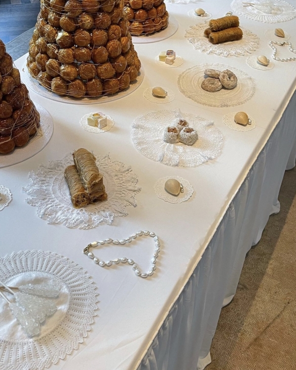 Beautiful Dessert Table Styling | Table with Treats and Cakes for Wedding