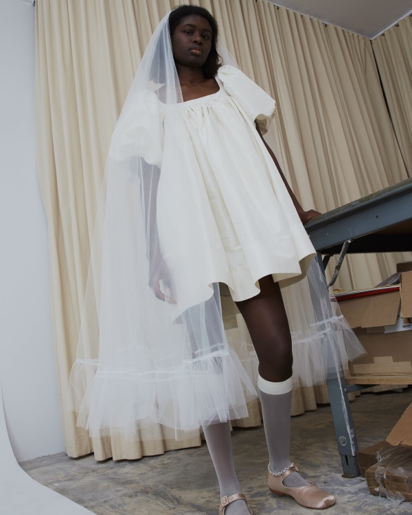 15 Wedding Veil Brands | Modern Fashion Bridal Veils Selection