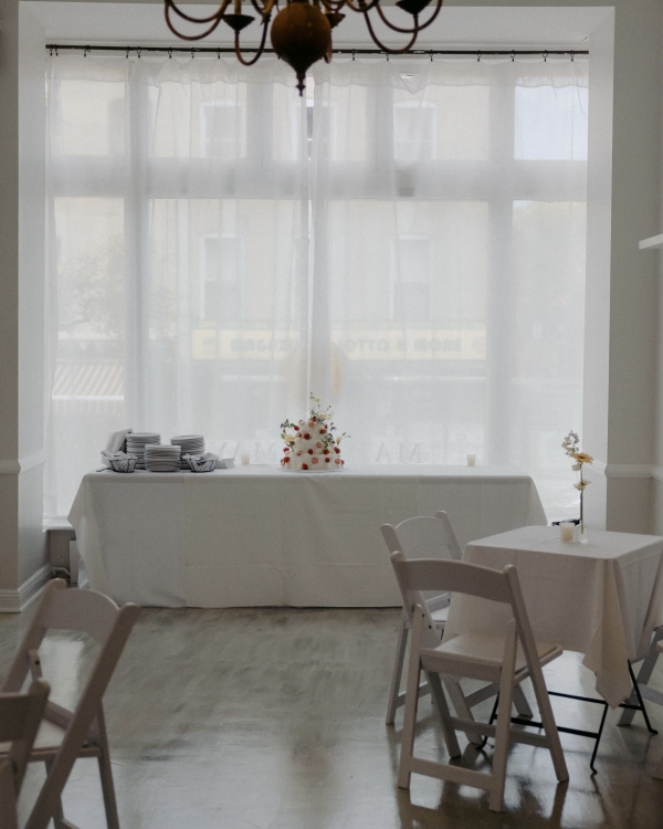 Beautiful Intimate Wedding in Brooklyn | Cozy Bridal Event