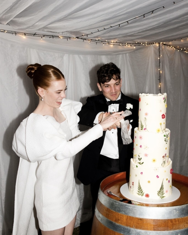 Beautiful Garden Wedding | Wedding Tent, Flower Cake and Eternal Love