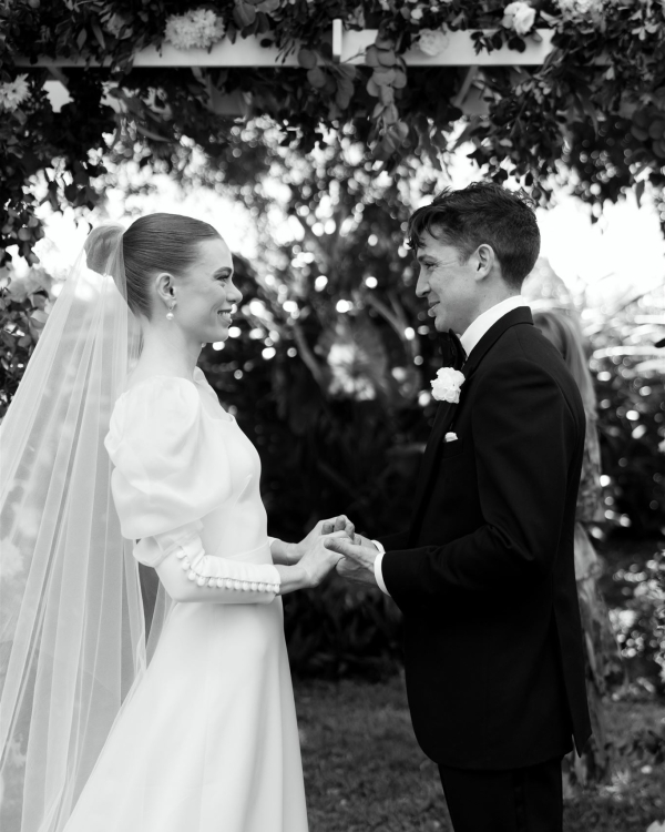 Beautiful Garden Wedding | Wedding Tent, Flower Cake and Eternal Love