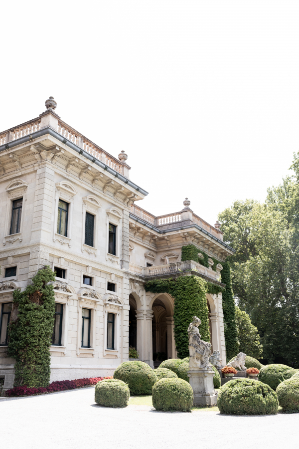 Photographers Mervé Togan