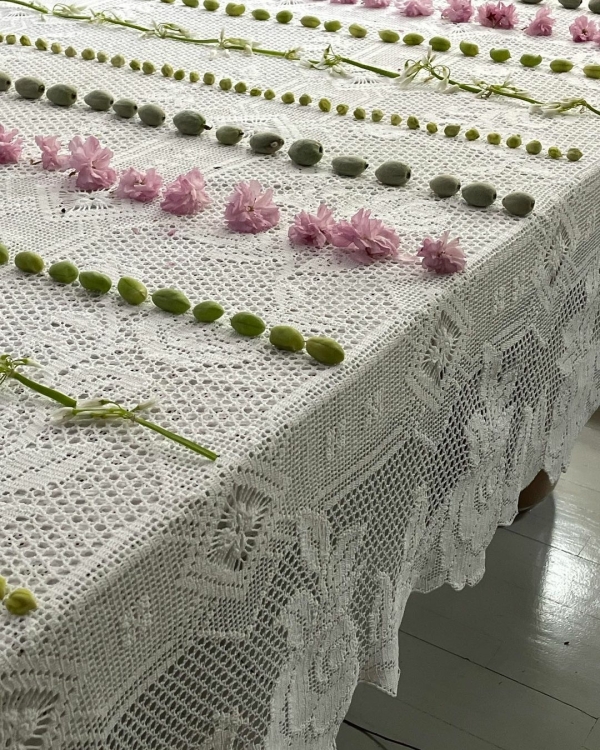 7 Brands for Unique Wedding Table Linen