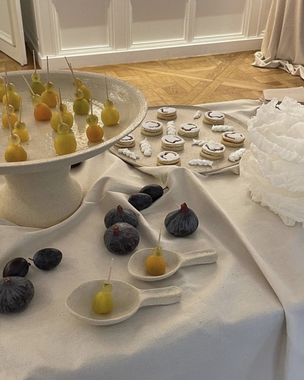 Beautiful Dessert Table Styling | Table with Treats and Cakes for Wedding