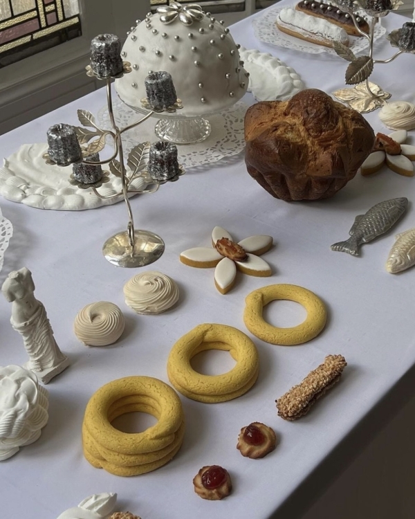 Beautiful Dessert Table Styling | Table with Treats and Cakes for Wedding