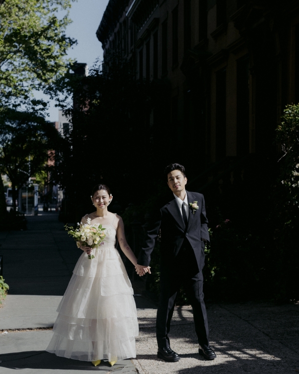 Beautiful Intimate Wedding in Brooklyn | Cozy Bridal Event