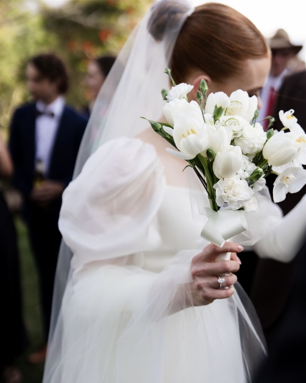 Beautiful Garden Wedding | Wedding Tent, Flower Cake and Eternal Love
