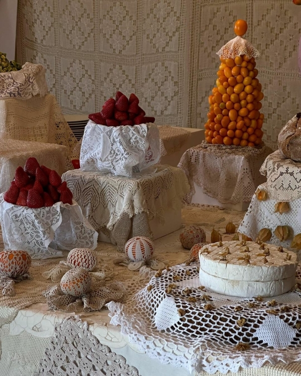 7 Brands for Unique Wedding Table Linen