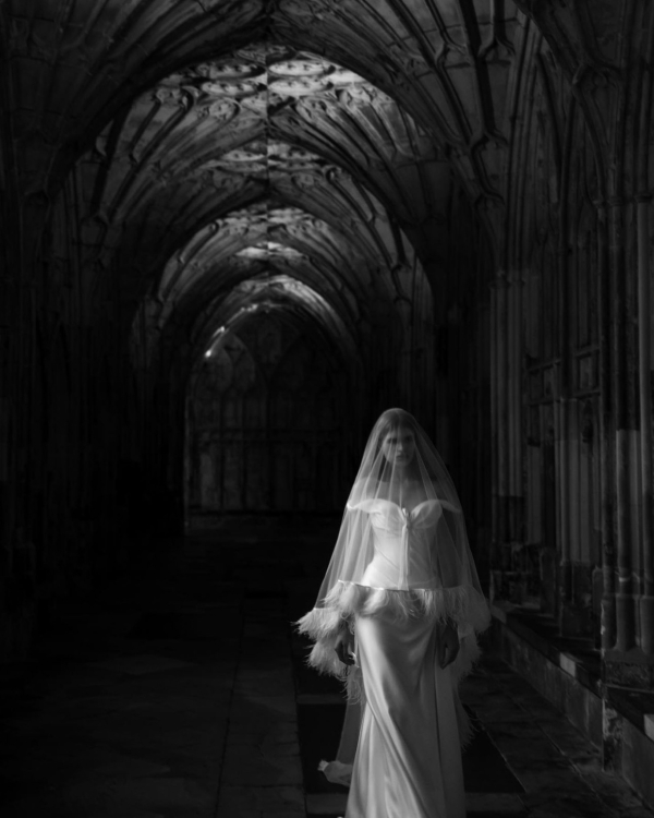 15 Wedding Veil Brands | Modern Fashion Bridal Veils Selection