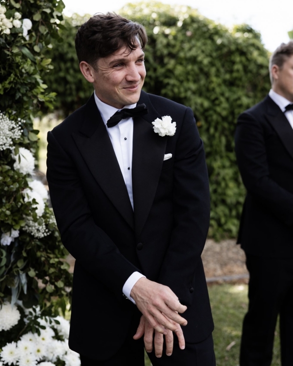 Beautiful Garden Wedding | Wedding Tent, Flower Cake and Eternal Love