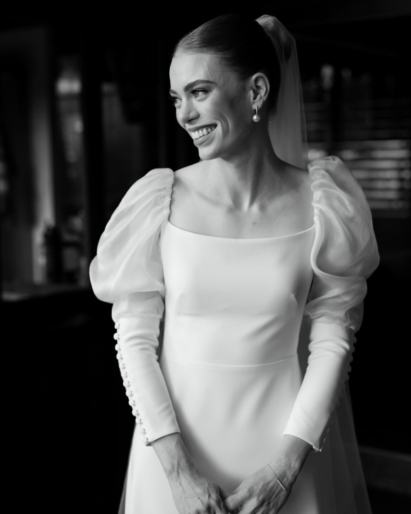 Beautiful Garden Wedding | Wedding Tent, Flower Cake and Eternal Love