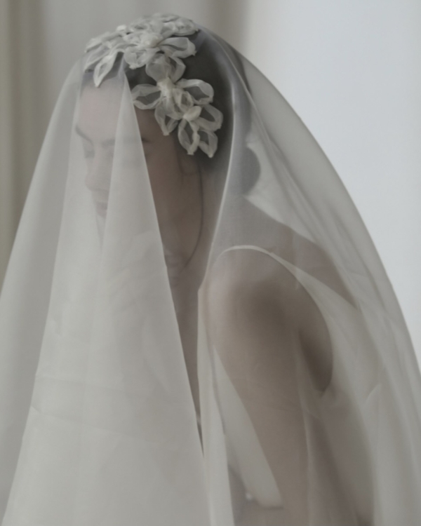 15 Wedding Veil Brands | Modern Fashion Bridal Veils Selection