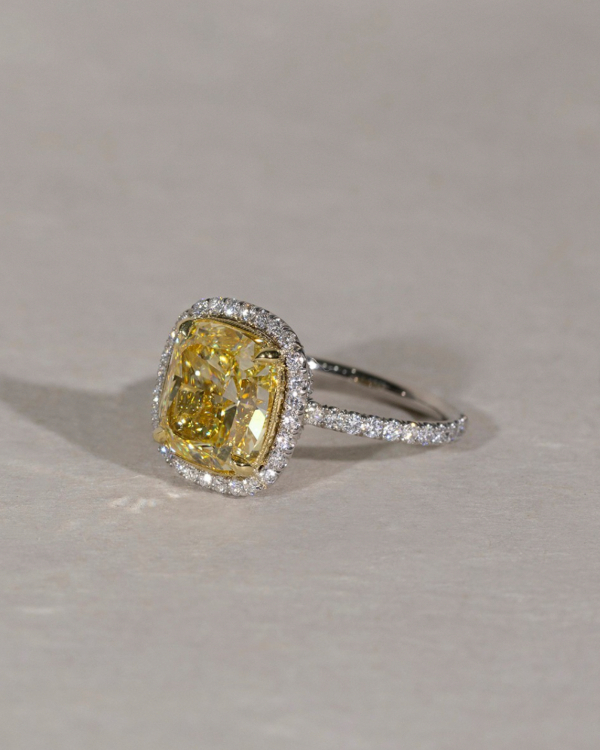 A Complete Guide to Yellow Diamond Engagement Rings