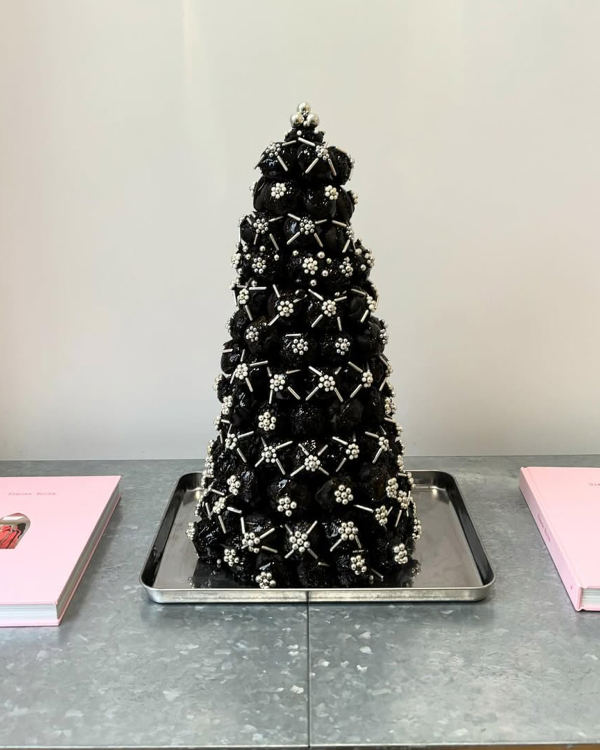 40 Creative Wedding Cakes That Double as Decor