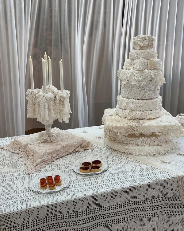 40 Creative Wedding Cakes That Double as Decor — photo 2