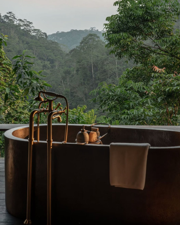 The Top Wedding & Honeymoon Destinations for 2025 According to Pinterest