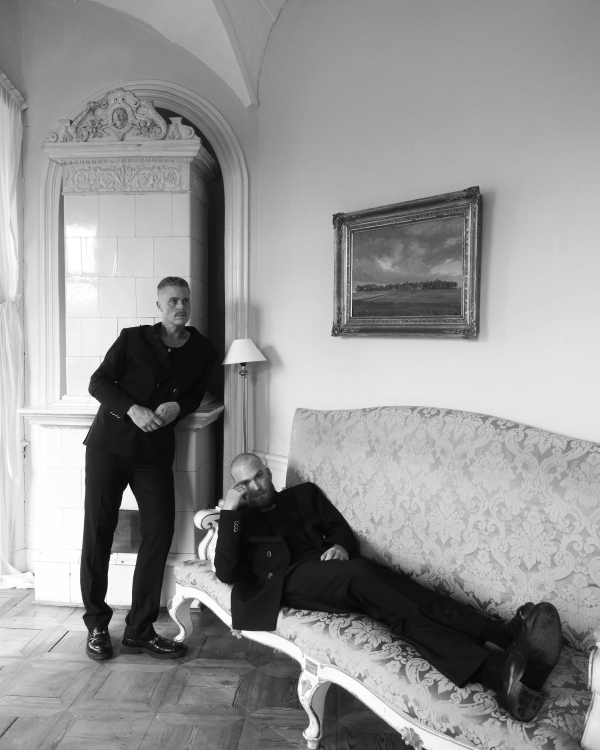 An Elegant Danish Castle Wedding with Modern Art Installations