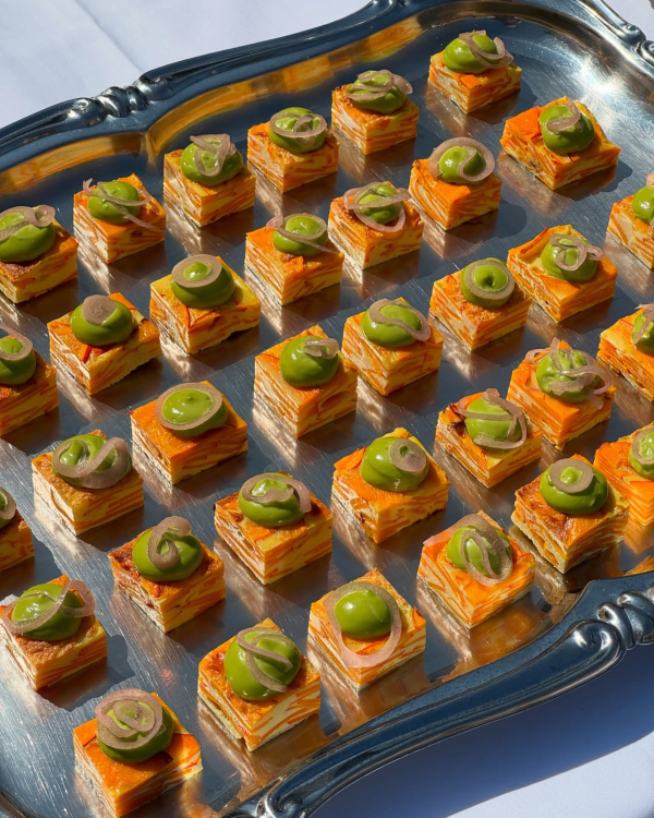 7 Unique Wedding Appetizers and How to Serve Them