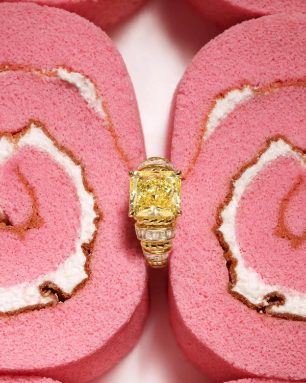A Complete Guide to Yellow Diamond Engagement Rings — photo 1